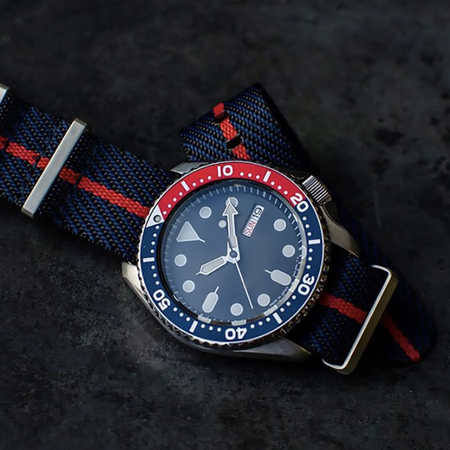 Max Premium Nylon NATO Watch Strap Black/Navy/Red