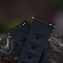 Load image into Gallery viewer, Max FKM Rubber Waffle Style Quick Release Watch Strap Black